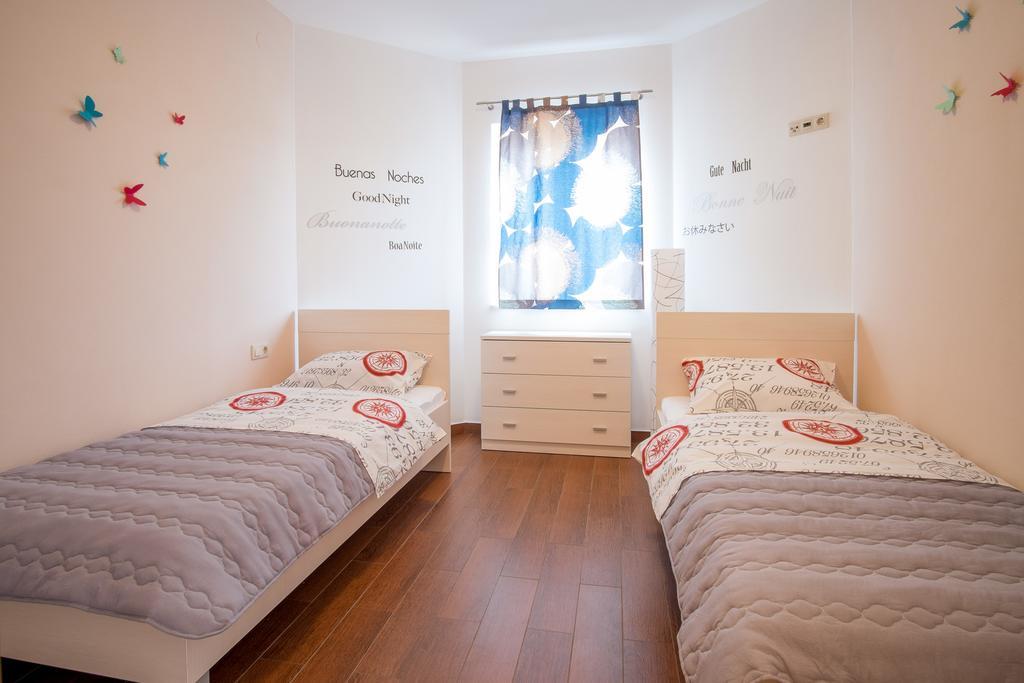 The Golden Island Apartments Krk Town Rom bilde