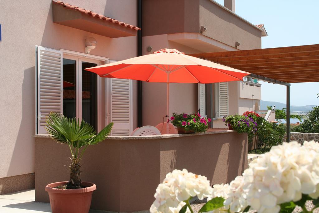 The Golden Island Apartments Krk Town Eksteriør bilde