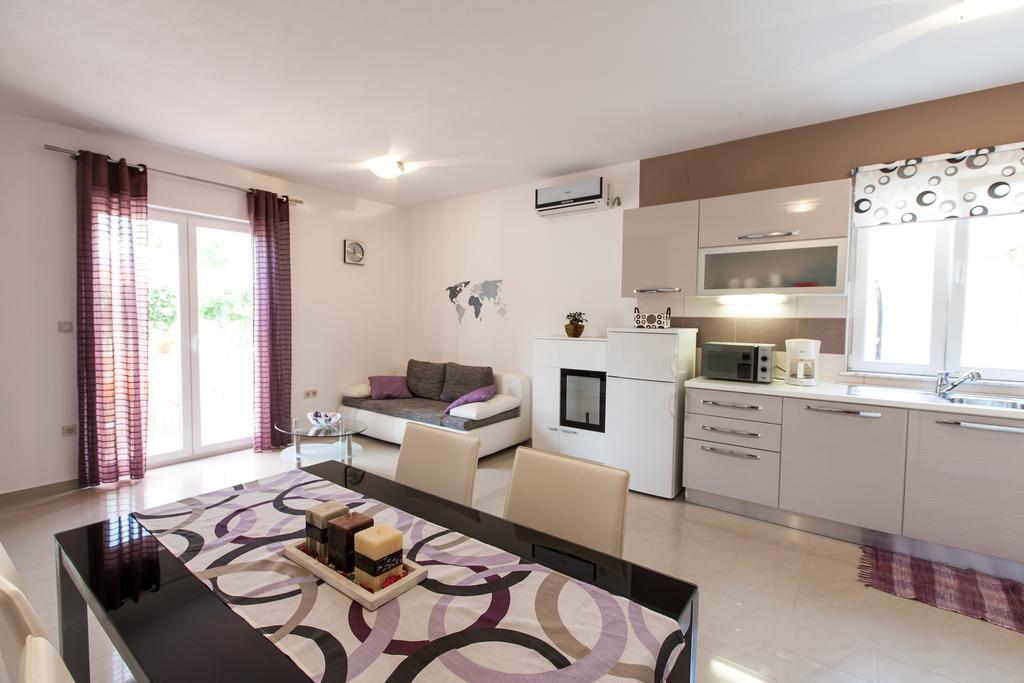 The Golden Island Apartments Krk Town Eksteriør bilde
