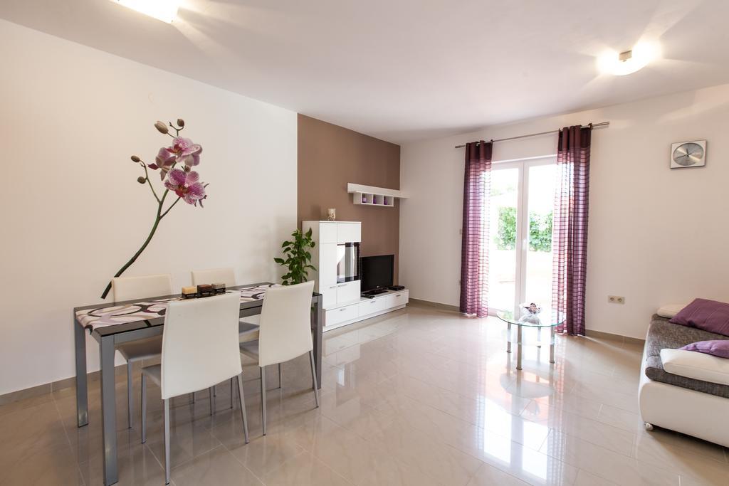 The Golden Island Apartments Krk Town Rom bilde